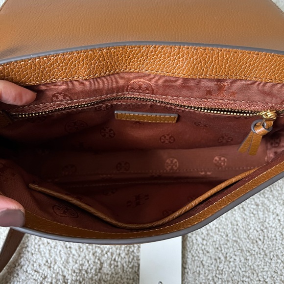 Tory Burch Blake flap crossbody - Picture 7 of 10